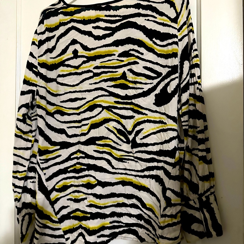 Large size blouse - Picture 2 of 2